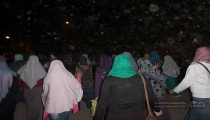 مسيرة ليلية بأكتوبر تطالب بعودة الجيش لثكناته