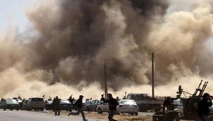 مصرع عاملان مصريان وإصابة 4 جراء سقوط قذيفة ببنغازي