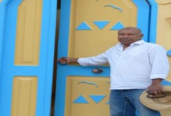 بالصور .. نقيب المرشدين السياحيين بأسوان يتسول لإنقاذ السياحة بأسوان