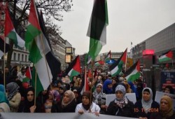 بالصور..عرب و أتراك و ألمان في تظاهرة بالعاصمة الألمانية ضد اعتداء الصهاينة علي الأقصي