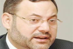 أحمد منصور يسخر من صمت السيسي وعصابته