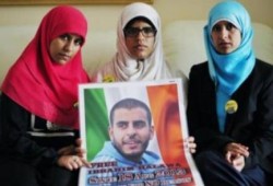 صحيفة أيرلندية: أسرة "حلاوة" تخشى موته داخل السجون المصرية