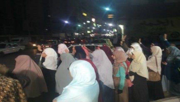 حرائر أسيوط يطالبن الجيش بالرحيل مجدداً في وقفة بالسادات