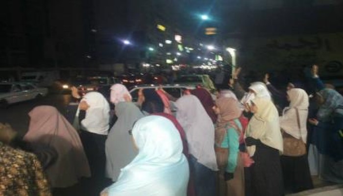 حرائر أسيوط يطالبن الجيش بالرحيل مجدداً في وقفة بالسادات