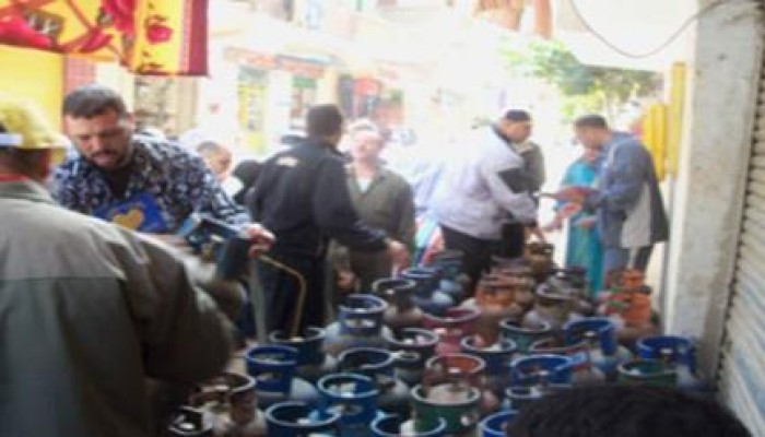 غضب بين أهالي الفيوم لارتفاع سعر أسطوانة الغاز لـ 50 جنيها