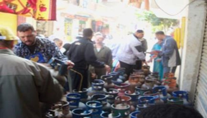 غضب بين أهالي الفيوم لارتفاع سعر أسطوانة الغاز لـ 50 جنيها
