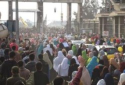 الأمن يعتقل خمس طالبات عقب اقتحام جامعة الأزهر لفض مظاهرة