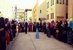 تظاهرات بكلية الدراسات الإسلامية بالمنصورة إحياءا للذكرى الثالثة لأحداث محمد محمود