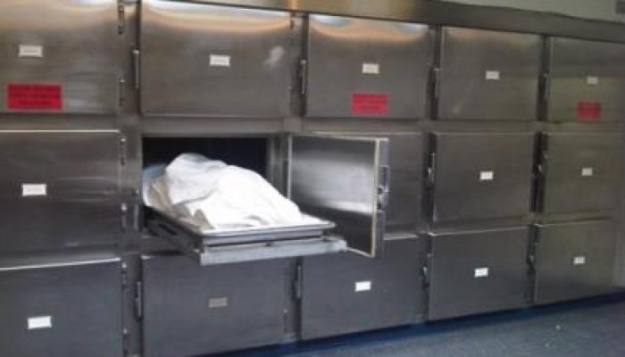 بسبب خلاف مع السفارة والكفيل: فيديو.. احتجاز "مصري" متوفى بالسعودية في ثلاجة الموتى