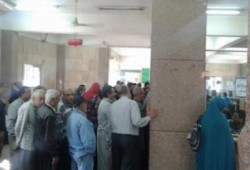 مواطنون يحتجون على استمرار تعطل بطاقات صرف الخبز بالجيزة