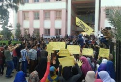 ميليشيات الانقلاب تحاصر هندسة كفر الشيخ لفض اعتصام الطلاب