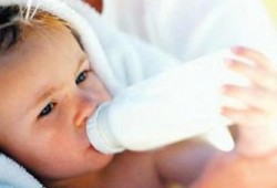 "الصيادلة" تطالب بتسعير لبن الأطفال بعد ارتفاعه ل50 جنيها