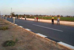 سلسلة بشرية تضامنا مع انتفاضة السجون بمدخل مدينة كفر الشيخ