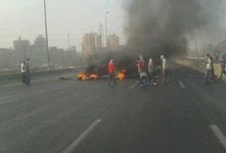 طلاب الجامعات يقطعون الأوتوستراد ومحور الكفراوي ردًّا على سحل الطالبات