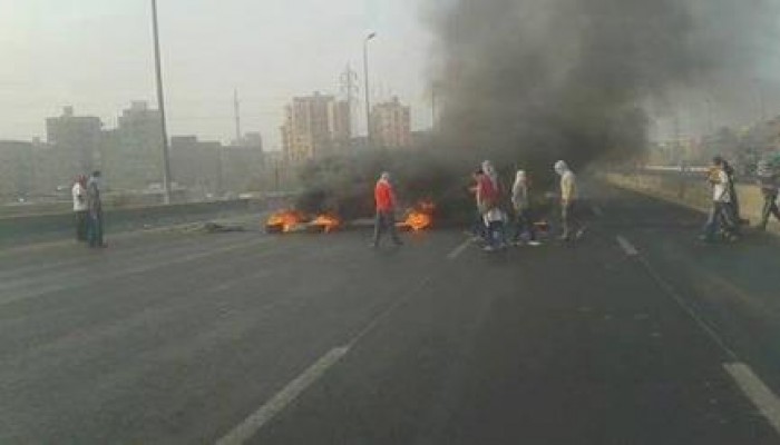 طلاب الجامعات يقطعون الأوتوستراد ومحور الكفراوي ردًّا على سحل الطالبات