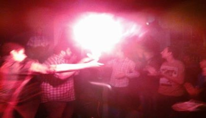 الشرقية:  وقفة لشباب أبوكبير أمام منزل أحد المعتقلين المفرج عنه من سجون الانقلاب