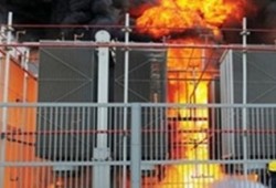 احتراق محول كهرباء يأسيوط بعد إطلاق مجهولان النار عليه