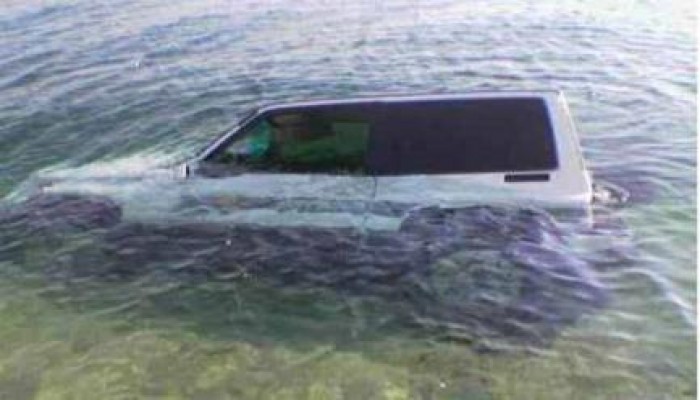 نحس السيسي: مصرع وإصابة 4 سقطت بهم سيارة في ترعة الإبراهيمية بالمنيا