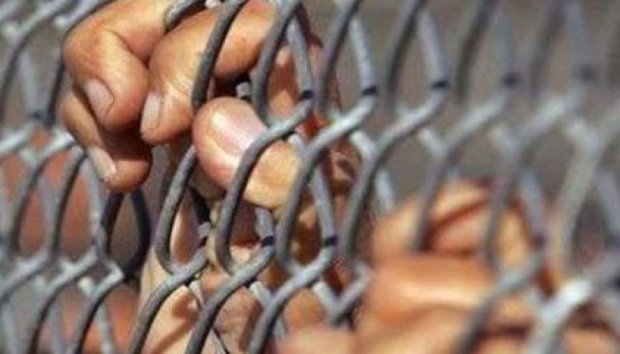 رابطة معتقلي السويس تندد بتعذيب ذويها أثناء نقلهم لسجن عتاقه