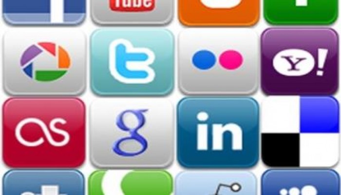 تأجيل قضية حجب فيس بوك وتويتر بحجة عدم ترخيصهم