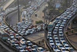 انفجار "دون خسائر" بمطلع كوبري العباسية يثير الذعر