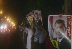 المنوفية: سلسلة بشرية على طريق "بركة السبع- شبين" تندد بخراب الانقلاب