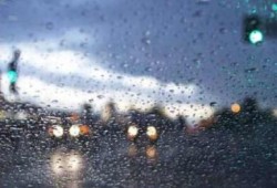 "الأرصاد": انخفاض الحرارة وسقوط الأمطار سيستمر لفترة