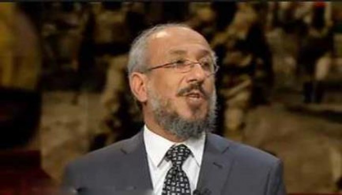 القدوسي الانقلاب يرتجف من رفع المصاحف في التظاهرات