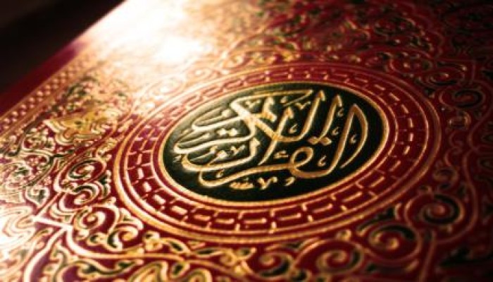 معتقلو قنا العمومي يحولون سجنهم لمعسكر إيماني ويتمون حفظ القرآن