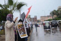 سلسلة بشرية نسائية ببرج العرب في اليوم العالمي لمناهضة العنف ضد المرأة (صور)