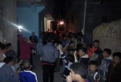 ثوار دقهلة بدمياط يطالبون بالإفراج عن المعتقلين فى وقفة ليلية