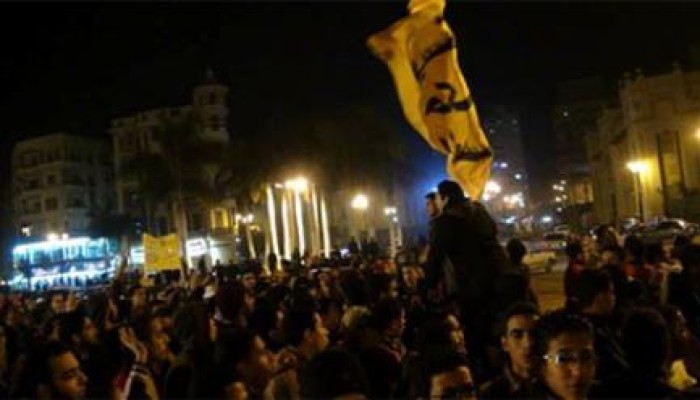 البحيرة: مسيرة ليلية بدمنهور تندد بإجرام الانقلاب بحق النساء