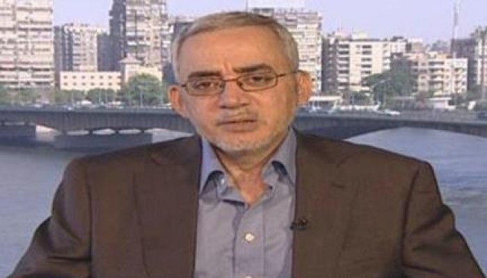 عرفة ساخرا من تقرير تقصي الحقائق: الحكومة بتاعتنا والدفاتر دفاترنا