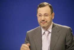 "منصور": رئيس تقصي الحقائق.. قاضٍ في مزبلة التاريخ