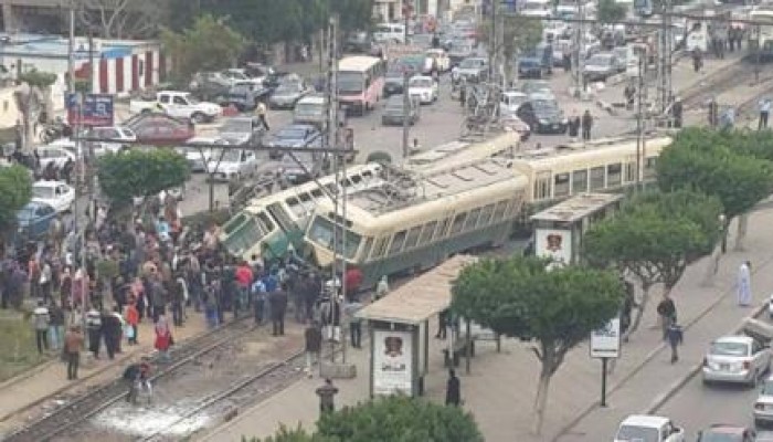 نحس الانقلاب: تصادم قطارين في مصر الجديدة (صور)