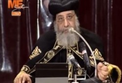 (بالفيديو) تواضروس يأمر بطرد سيده طالبته بالتدخل لحل مشكلتها