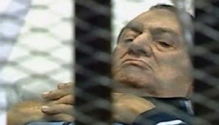 "أسوشيتيد برس": إطالة محاكمة "مبارك" وتدمير الأدلة قلل من أهميتها