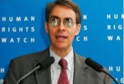 كينيث روث: أسبوع تحريف التاريخ..مبارك بريء وضحايا رابعة جناة