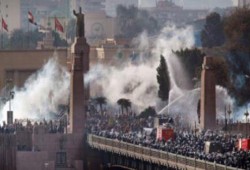 أهالي شهداء 25 يناير يدعون للتظاهر بوسط البلد اليوم