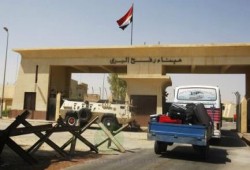سلطات الانقلاب تغلق معبر رفح البرى عقب فتحه لمدة يومين باتجاه واحد