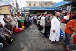 خبير اقتصادي يتوقع عودة قريبة لأزمة الوقود