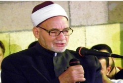 إنزال رئيس "مجمع اللغة العربية" من عربة بمطار القاهرة من أجل خادمة ممدوح عباس رئيس الزمالك