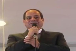 بالفيديو.. "السيسي": "أحلى تحية للملايكة".. ونشطاء: هو أنت قاعد في فرح