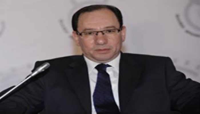 "قنديل": الرئيس مرسي في قفص الاتهام يتحدث كرجل دولة