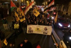 بالصور.. تظاهرة حاشدة في باريس رفضا للانقلاب العسكري