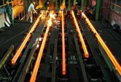 عمال الحديد والصلب يجددون إضرابهم بعد تهرب المسئولين