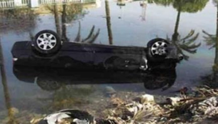 نحس السيسى : سقوط سيارة نقل في المريوطية وانتشال 3 أشخاص بينهم متوفى