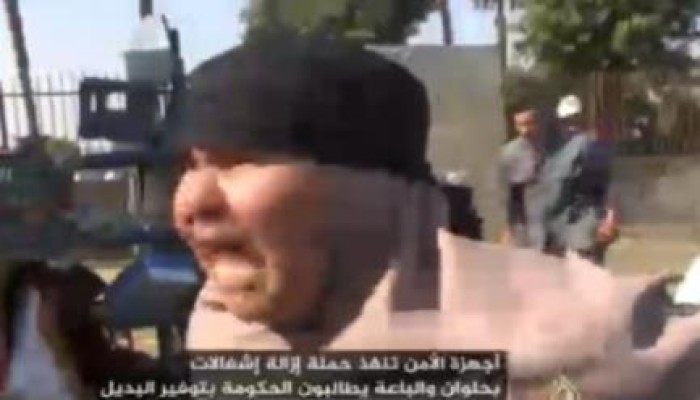 بعد إزالة كشكها : إمرأة تصرخ" أجيب لعيالي عشا منين" فيديو