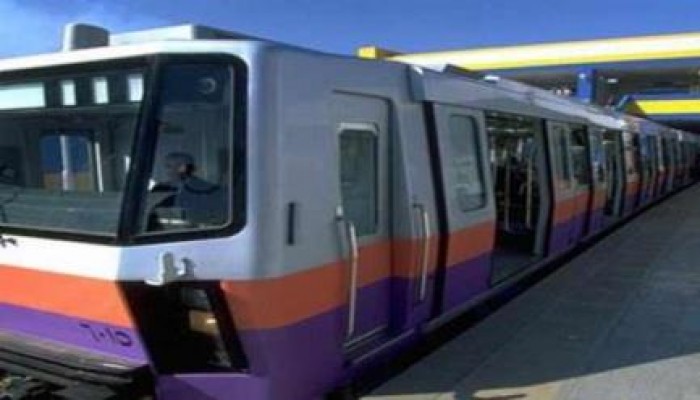 نحس الانقلاب: عطل بمترو الأنفاق يوقف حركة القطارات