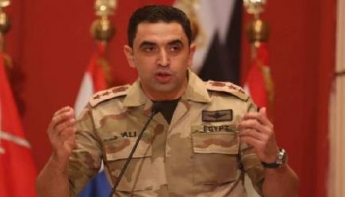 خلاف مع  السيسي  يطيح بـ"جاذب النساء"